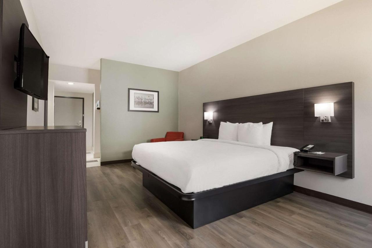 Quality Suites I-44 Tulsa Dış mekan fotoğraf