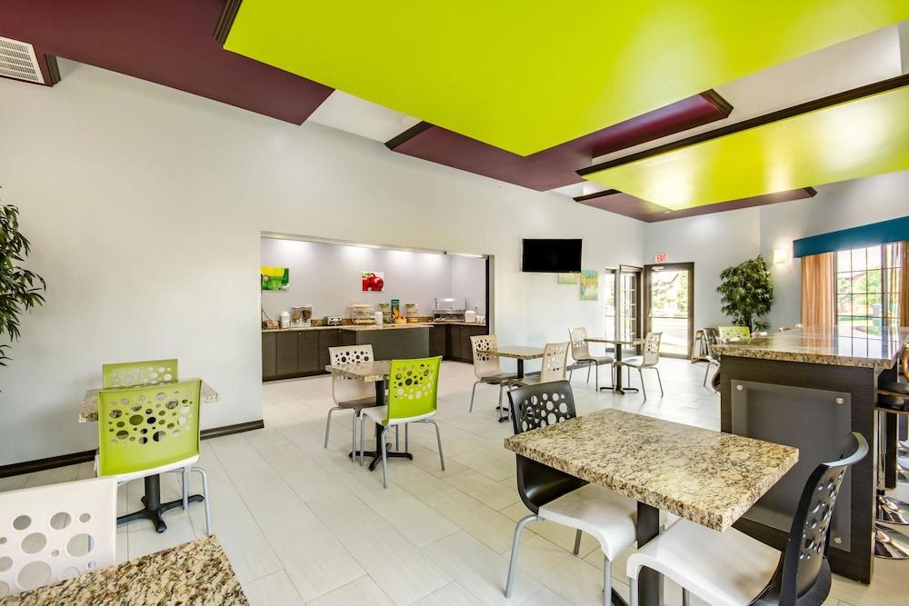 Quality Suites I-44 Tulsa Dış mekan fotoğraf