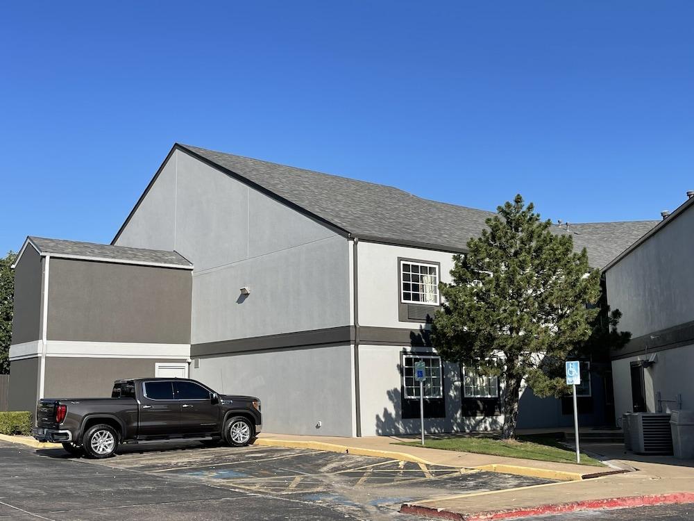 Quality Suites I-44 Tulsa Dış mekan fotoğraf